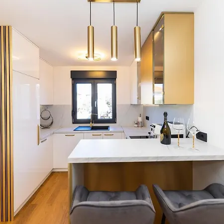 بيت للعطل Luxury House Near The Uskok Beach *