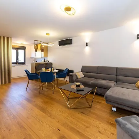 بيت للعطل Luxury House Near The Uskok Beach