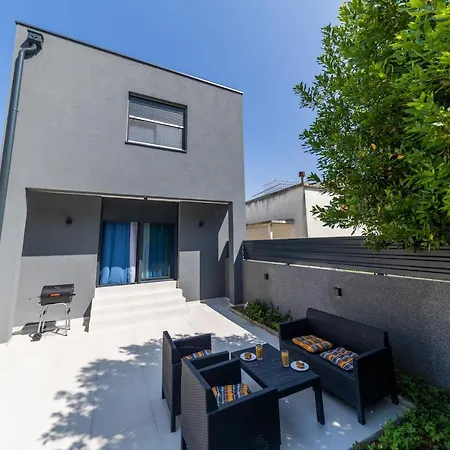 Luxury House Near The Uskok Beach * زادار